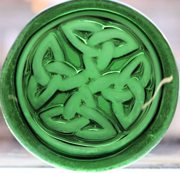 celtic knot green